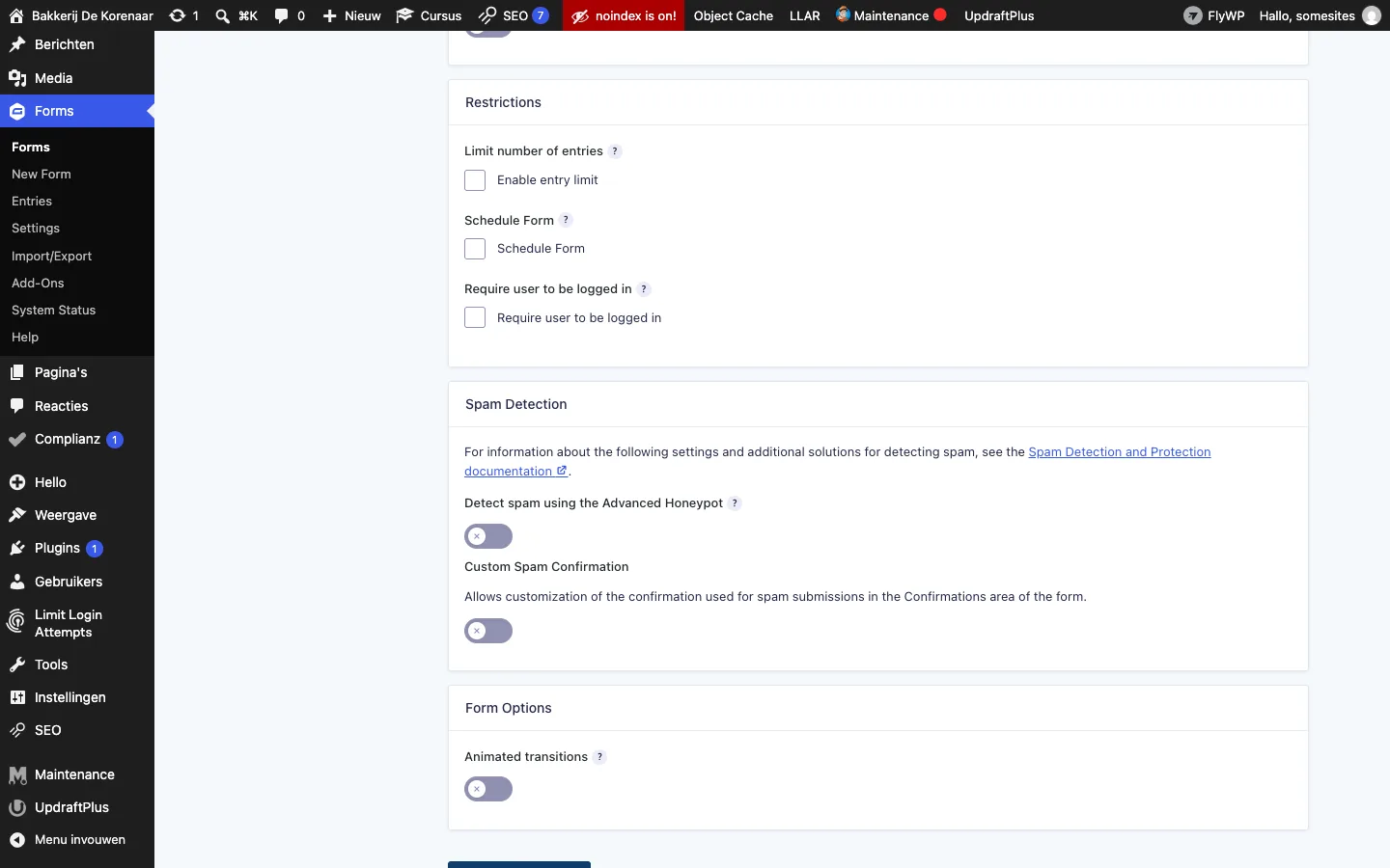 Het blok Restrictions met Limit number of entries, Schedule Form en Require user to be logged in, en daaronder het blok Spam Detection