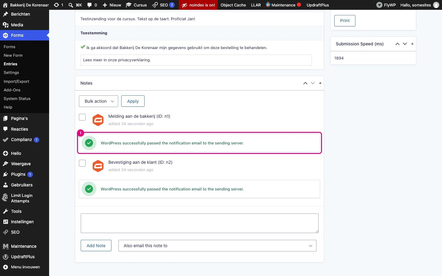 Het blok Notes onderaan een Gravity Forms-inzending met bij beide meldingen de groene notitie WordPress successfully passed the notification email to the sending server