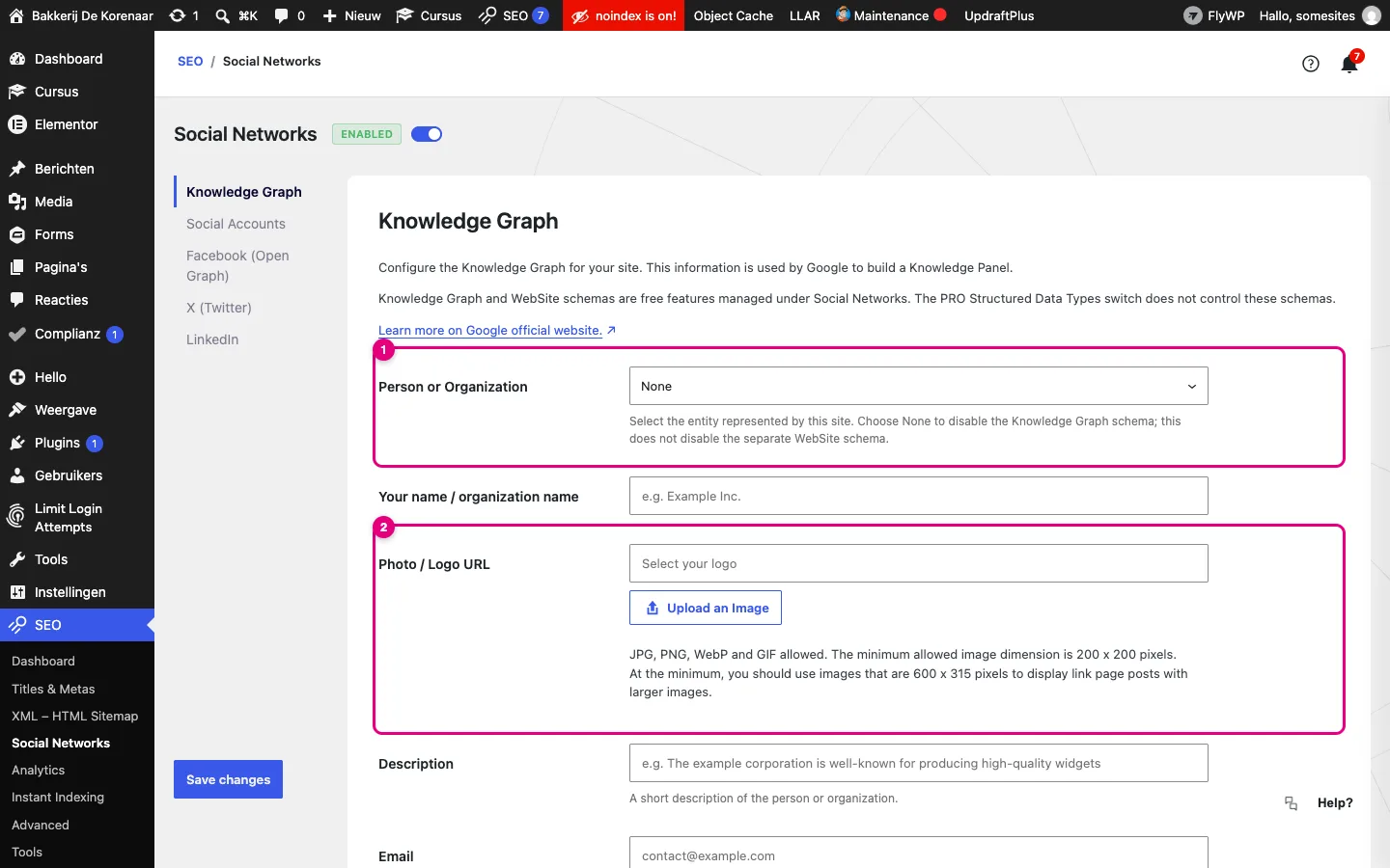 Social Networks, tabblad Knowledge Graph, met de velden Person or Organization en Photo / Logo URL gemarkeerd