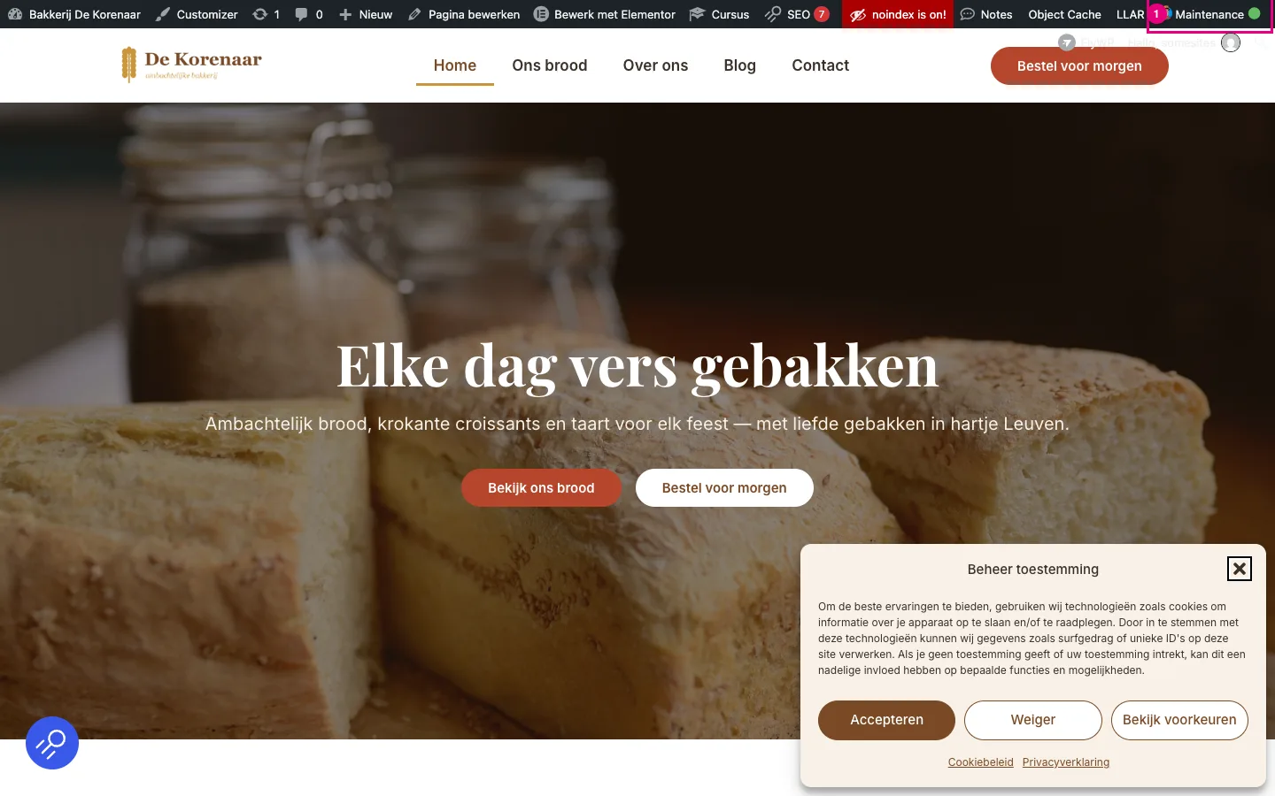 De gewone homepage van De Korenaar met de bovenbalk van WordPress en een groen bolletje naast Maintenance
